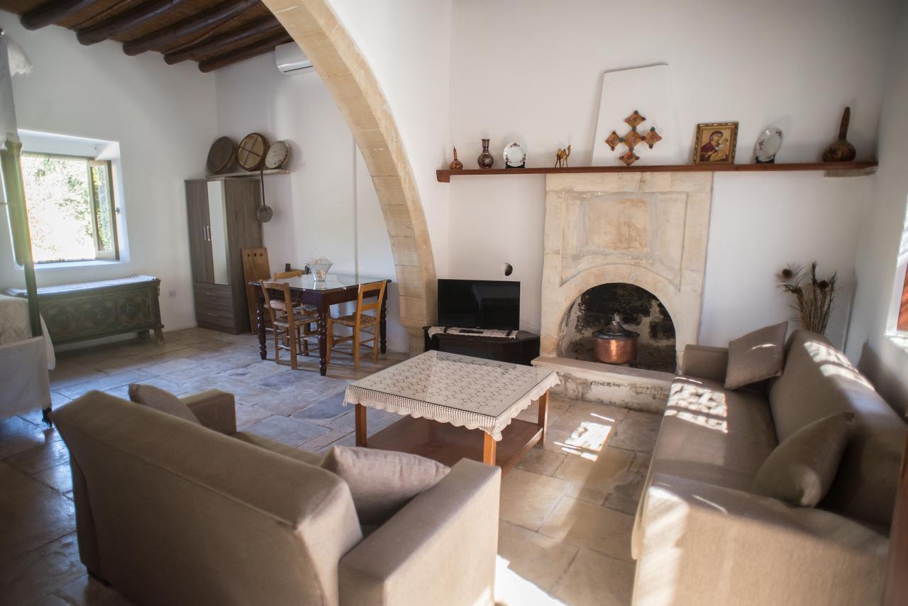 Pano Akourdalia Chloe'S House 게스트하우스 외부 사진